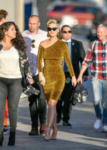 Katy+Perry+All+Gold+Outfit+oMxAq9e2d0gx.jpg