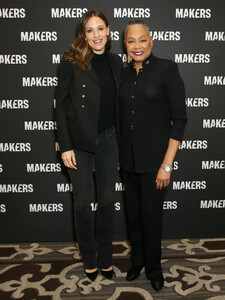 Jennifer+Garner+2019+MAKERS+Conference+Day+Z-kTPf41e_tx.jpg