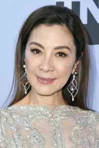 Michelle+Yeoh+25th+Annual+Screen+Actors+Guild+WiPHjN0G1SWx.jpg