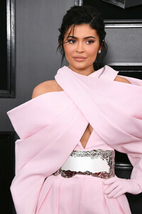 Kylie+Jenner+61st+Annual+Grammy+Awards+Arrivals+2O5FcFPxxeyx.jpg