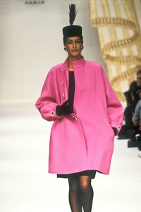 944214836_PierreBalmain1993HauteCouture1.thumb.jpg.04efd9890eda58a9a36df5fd1f16d20c.jpg