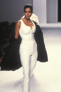 983727911_IsaacMizrahi1996WomenRTW58.thumb.jpg.49052c478503880284f962f138a28a01.jpg