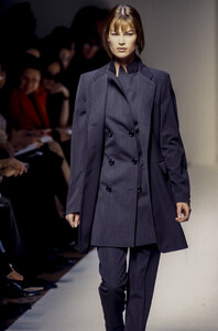 9_jil-sander-fw-1993-10_html.thumb.JPEG.b4cfcae01740baa327e0f7333a3564b9.JPEG