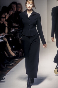 9_jil-sander-fw-1993-20_html.thumb.JPEG.822633b0c60ff098f0bcd4e78a9ac891.JPEG