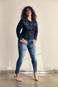 Ashley-Graham-Marina-Rinaldi-Denim-Campaign10.thumb.jpg.66cb51c2f222f5fee9e948e62acb69f4.jpg