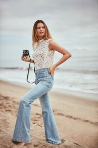 Behati-Prinsloo-7-For-All-Mankind-Spring-2019-Campaign04-768x1152.jpg