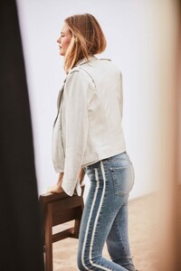 Behati-Prinsloo-7-For-All-Mankind-Spring-2019-Campaign06-768x1152.jpg