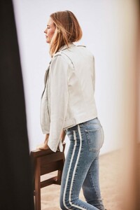 Behati-Prinsloo-7-For-All-Mankind-Spring-2019-Campaign06-768x1152.jpg