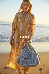 Closed-Spring-Summer-2019-Campaign06.thumb.jpg.439482477ffda8a17020b323699c4090.jpg