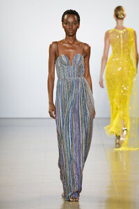 Cong-Tri-fall-2019-collection-the-impression-03.thumb.jpg.f33b558ad77bea8afd785602e690e1ea.jpg