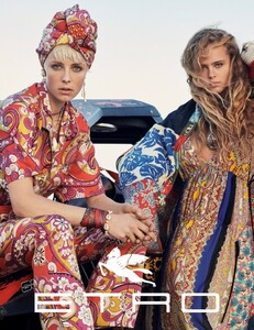 Etro-Spring-Summer-2019-Campaign08.thumb.jpg.553319bd88e343e1b697dde8a24afe64.jpg