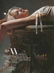 HarpersBazaarUS_April2004_DrewBarrymore_05.jpg