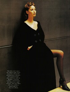 HarpersBazaarUS_September1992_FallsRefinedAppeal_06.jpg