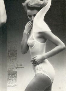 Issermann_Vogue_US_August_1984_04.thumb.jpg.eab11f272fa9ddb7d5865b4c05d4318c.jpg