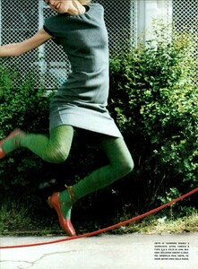 Jenkins_Vogue_Italia_August_1999_09.jpg.91d5684df37d2d2fb424f96bd20a8df9.jpg