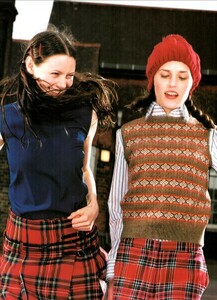 Jenkins_Vogue_Italia_August_1999_13.thumb.jpg.d0de6e91f9cc9f2feec3fef233818724.jpg