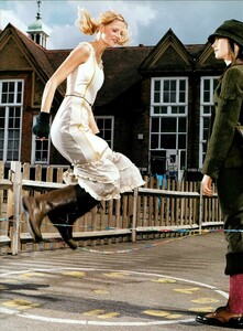Jenkins_Vogue_Italia_August_1999_17.thumb.jpg.839c2c98e6b9f69229bcfe1e4f4e262b.jpg