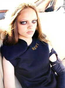 Meisel_Vogue_Italia_August_1999_18.thumb.jpg.1e2c8f4fe8408c17d318b6568775ebaf.jpg