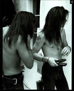 Meisel_Vogue_Italia_December_1989_30.thumb.png.3233cd0bdb41d4a7a2239f0ee68614cd.png