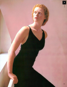 Meisel_Vogue_Italia_September_1986_Speciale_06.thumb.png.62468fa5372d1a4b211afdbad21f5574.png