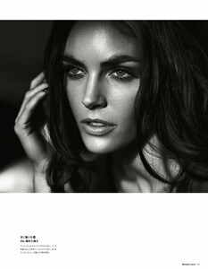 NumeroTokyo_63_January-February2013_Scene-StealingHilary_05.jpg