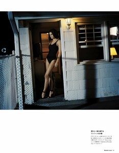 NumeroTokyo_63_January-February2013_Scene-StealingHilary_11.jpg