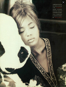 Perline_Colorate_Meisel_Vogue_Italia_June_1989_10.thumb.png.6ed7e3d59a2e0dd7ae293c3a81ee013c.png
