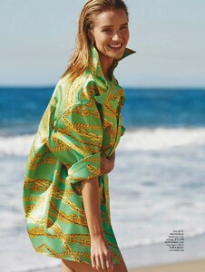 Rosie-Huntington-Whiteley_-Elle-Australia-2019--01.thumb.jpg.d395ce5b559add64accb808433cb5e57.jpg