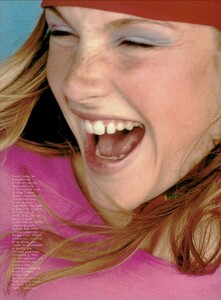 Smile_Please_Constaine_Vogue_Italia_August_1999_03.thumb.jpg.7395cfabd54bcac6ab8a44e1f072e29e.jpg