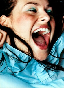 Smile_Please_Constaine_Vogue_Italia_August_1999_09.thumb.jpg.a4446f123189d617522f198f73dfb1ad.jpg