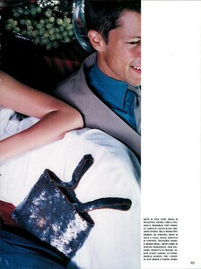 Smith_Vogue_Italia_December_1998_04.thumb.jpg.bf46377e0d54e746a0a6e882f5e90429.jpg