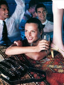 Smith_Vogue_Italia_December_1998_07.thumb.jpg.f85ada02a93f107e571a0eddaadf34fd.jpg
