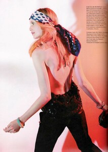 VogueBR_December2007_CalcaOGlamourVestido_11.thumb.jpg.03f153c81c1d89fae1c650ca4c99d4c0.jpg