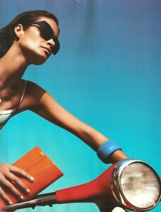VogueBR_November2010_SolDeVerao_08.jpg