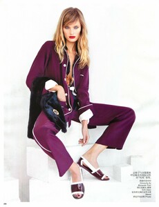 VogueCH_January2013_IntimateElegance_07.jpg