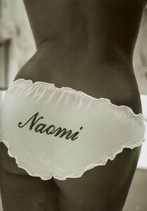 VogueUK_December2007_Naomi_16.jpg