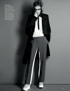 VogueUK_January2013_ByTheBook_06.jpg