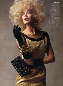 VogueUS_December2007_TheLusterFactor_04.jpg