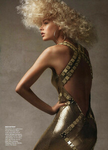 VogueUS_December2007_TheLusterFactor_09.jpg