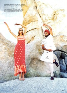 VogueUS_March1997_VintageYear_04.jpg