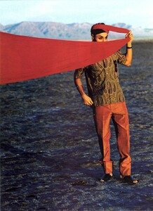 VogueUS_March1997_VintageYear_10.jpg