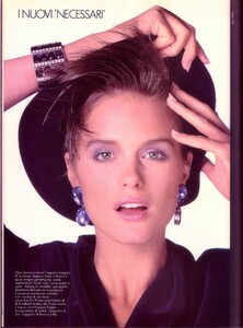 Vogue_Bellezza-n12_-october_1984c.thumb.jpg.fd4989e0927dce73540b47ac6b992fe1.jpg