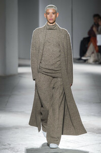 agnona-rf19-0260.thumb.jpg.158750e046586802a26de68308ef8003.jpg