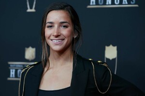 aly-raisman-nfl-honors-in-atlanta-02-02-2019-1.thumb.jpg.07210796fdc5d9ac0fee9de67edd67b0.jpg