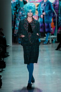 anna-sui-f19(1).thumb.jpg.b8f15e4474d6f9a068da6c38dc31d07e.jpg