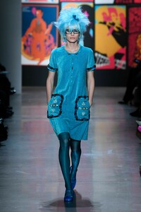 anna-sui-f19-6(1).thumb.jpg.4eaefc83bea258b9ac609501e5660264.jpg