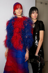 armani-prive-hc-bks-m-rs19-3054.thumb.jpg.70140c7ae566598bc175622c2e7c939f.jpg