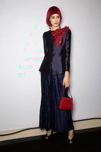armani-prive-hc-bks-m-rs19-3062.thumb.jpg.b8d911945e6a959fb56963e3aa15b8bb.jpg