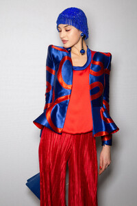 armani-prive-hc-bks-m-rs19-3096.thumb.jpg.01a93d2bcdfc2fc39a5a06a26f759682.jpg