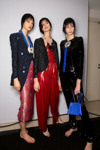 armani-prive-hc-bks-m-rs19-3105.thumb.jpg.4043b160d1cc0ccd7d9e21393ee82ee2.jpg